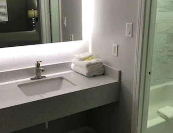 Midtown Hotel - Downtown New Orleans 2