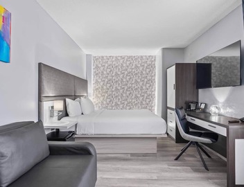 Travelodge Hotel by Wyndham Montreal Centre 2