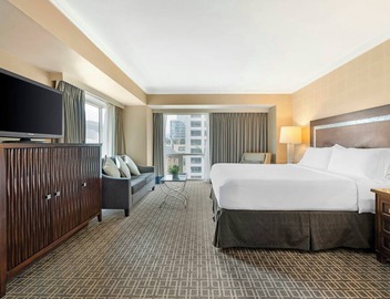 Omni Los Angeles Hotel at California Plaza 4