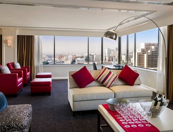 DoubleTree by Hilton Hotel Los Angeles Downtown 2