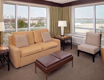 DoubleTree by Hilton Hotel Boston Bayside 5