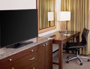 DoubleTree by Hilton Hotel Boston Bayside 4