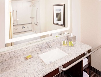 DoubleTree by Hilton Hotel Boston Bayside 3