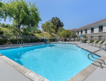 Best Western Valencia/Six Flags Inn & Suites 3