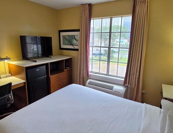 Super 8 by Wyndham Austin Downtown/Capitol Area 3