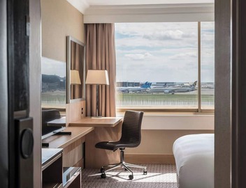 Renaissance London Heathrow Hotel 3