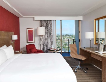 DoubleTree by Hilton Torrance - South Bay 4
