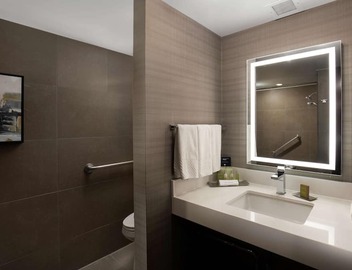 DoubleTree by Hilton Monrovia - Pasadena Area 4