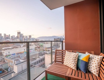 2 Bedroom + 2 Full Bathroom trendy Apartment 4