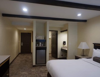 Tuscan Garden Inn 5