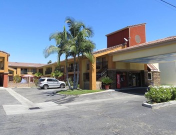 Azusa INN Motel 3