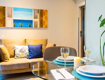 Modern Beachfront Apartment with Balcony & Stunning Sea Views in Barceloneta 2