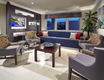 Unforgettable Stay w/Outdoor Pool, Near Attractions, Steps to Disney! 2