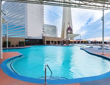 3 x Elevate 2 Queens at The STRAT Hotel, Casino & Tower 4