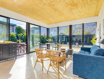 Blackhaus Full Buyout by AvantStay | 16-Room Hotel 5