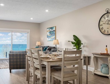 🌆 539 Bay St Downtown Lakeview Condo | 103E - Waterfront, Free Parking, Moments from festival grounds 5