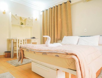 Spacious 3BR Garden View Apartment Prime Location 3