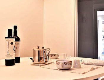 HomeLovers Spacious Flat Close to Central Station 4