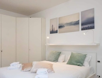 HomeLovers Spacious Flat Close to Central Station 3