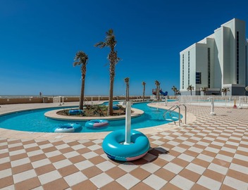 Newly Opened Beach Condo! 3 Bedrooms! ~Weekly Specials~ 5