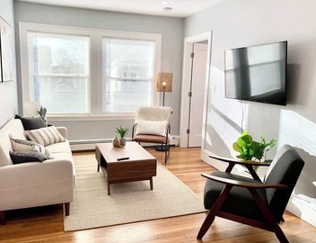 Designer Style 3Br, King Bed, W/D,Parking,Spotless 2