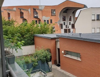 Beautiful 3-Bed Apartment in Saint-Denis Paris 4