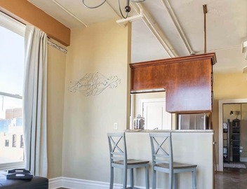 Upbeat 2 Bedroom Loft in the Heart Downtown! 5