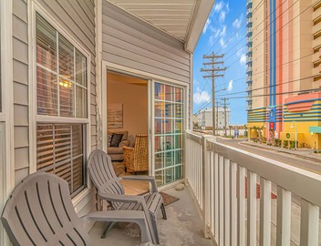 🌊 Ocean View 🌊 2 Pools 2 Balconies 👣 150 ft to Beach 👣 Sleep Up To 16 People 3