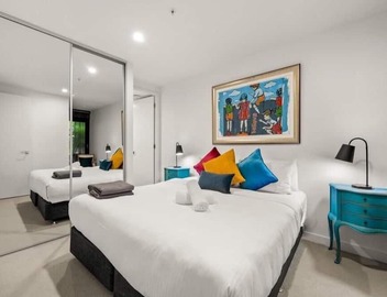 StayCentral - Hawthorn East Elegance with Study - Albert St, Hawthorn East - 2 Bedrooms, 2 Beds, 2 Bathrooms, 2 parking spots. 4