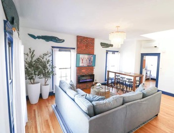 WestEnd Large Penthouse walk to Old Port w/Parking 2