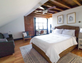 WestEnd Large Penthouse walk to Old Port w/Parking 5