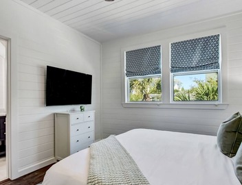 Steps to the Beach | King Beds | Pool Access 2
