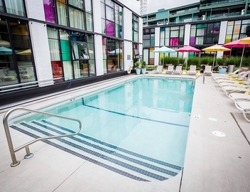 A short drive from Old State House! 2 Family-friendly Units w/Balcony! Parking! 5