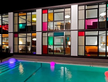 Steps away from Fenway Park! 4 Pool View Units with Balcony! Pets Allowed, Pool! 4