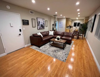 Tranquil 2 Beds/2 Baths in the Heart of Montrose! 5