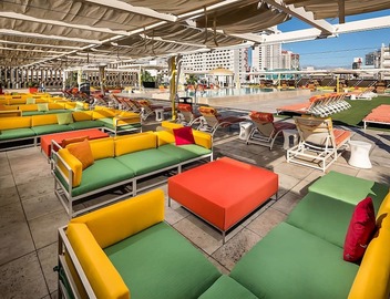 Minutes Away from The Neon Museum! FREE Parking, Rooftop Pool, Onsite Casino 3