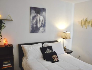 Peaceful 1-Bedroom Oasis by the Ocean · Free Parking · Pool · Gym · Hot Tub 4