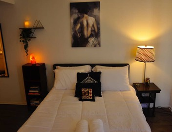 Peaceful 1-Bedroom Oasis by the Ocean · Free Parking · Pool · Gym · Hot Tub 3