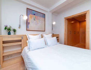 Between Saint Germain & Eiffel Tower high ceiling renovated AC 3 bedroom! 5