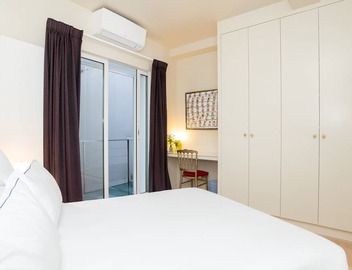 Between Saint Germain & Eiffel Tower high ceiling renovated AC 3 bedroom! 2