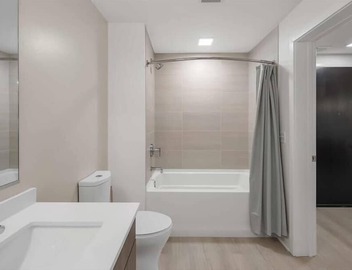 Mins from Metro Red Line | Desk + Unlimited Wi-Fi |Noma 3
