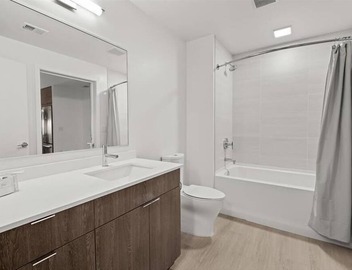 Electric Car Charging Available! nr Capitol 2BR w/Parking 5