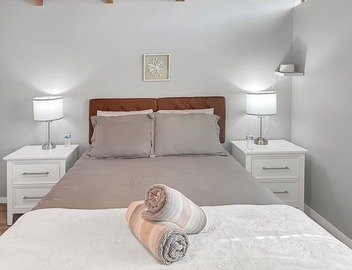 Cozy Beach View Loft, 42 Steps to the Sand + AC 5