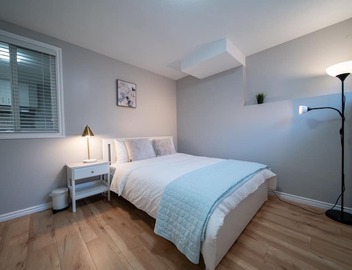 3 Bedroom 2 Baths & Parking Great Vancouver 2
