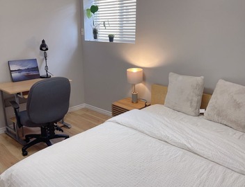 3 Bedroom 2 Baths & Parking Great Vancouver 4