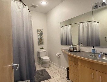2-Bdrm 2-Bath Luxury Loft on Pearl St & 20th w/Flatirons Views 4