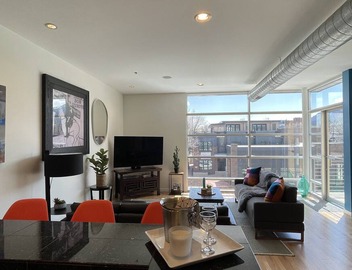 2-Bdrm 2-Bath Luxury Loft on Pearl St & 20th w/Flatirons Views 2