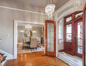 Grand Mansion, Garden District, One block to St. Charles Ave, 9 bedrooms 2