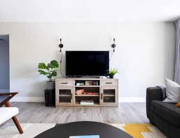 Walk distance to Old Town Scottsdale. Heated pool,spa,ground lvl unit,Maya Codos 3