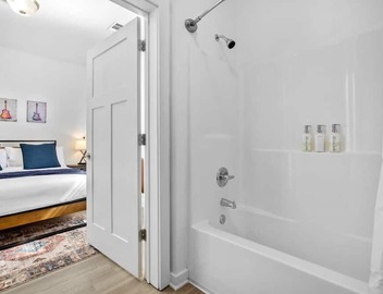 CozySuites Music Row Spacious 1BR Nashville! 56 2